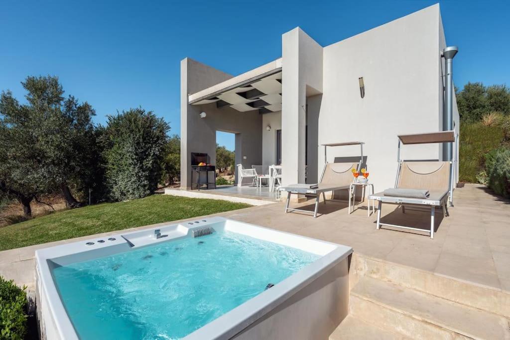 Villa Pettegola Tenuta Il Cavaliere Di Italia Noto- Vista Mare Mini Piscina Idromassaggio エクステリア 写真